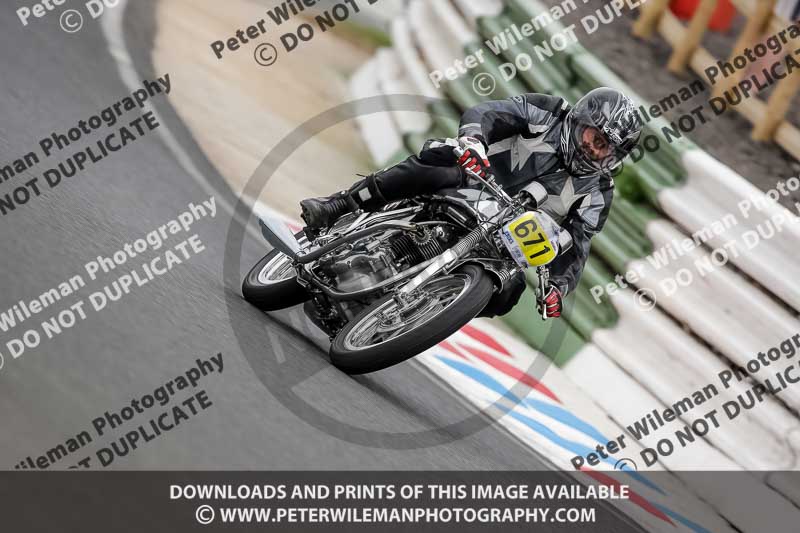 Vintage motorcycle club;eventdigitalimages;mallory park;mallory park trackday photographs;no limits trackdays;peter wileman photography;trackday digital images;trackday photos;vmcc festival 1000 bikes photographs